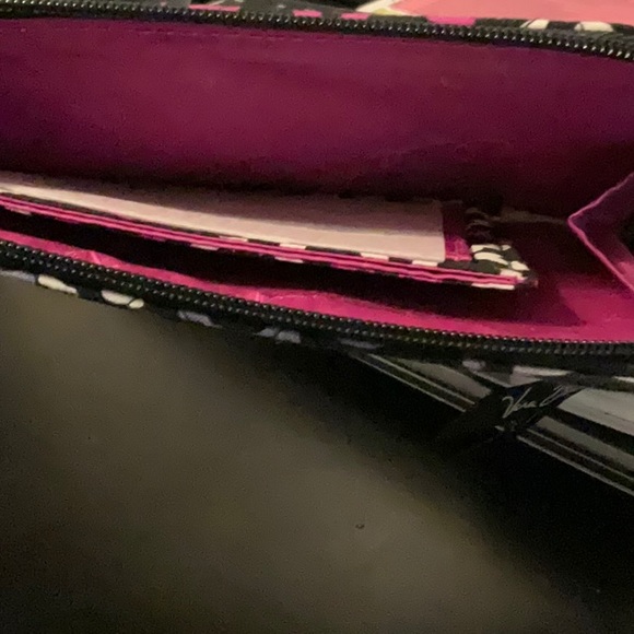 VERA BRADLEY ZIP ZIP WRISTLET - Picture 4 of 6